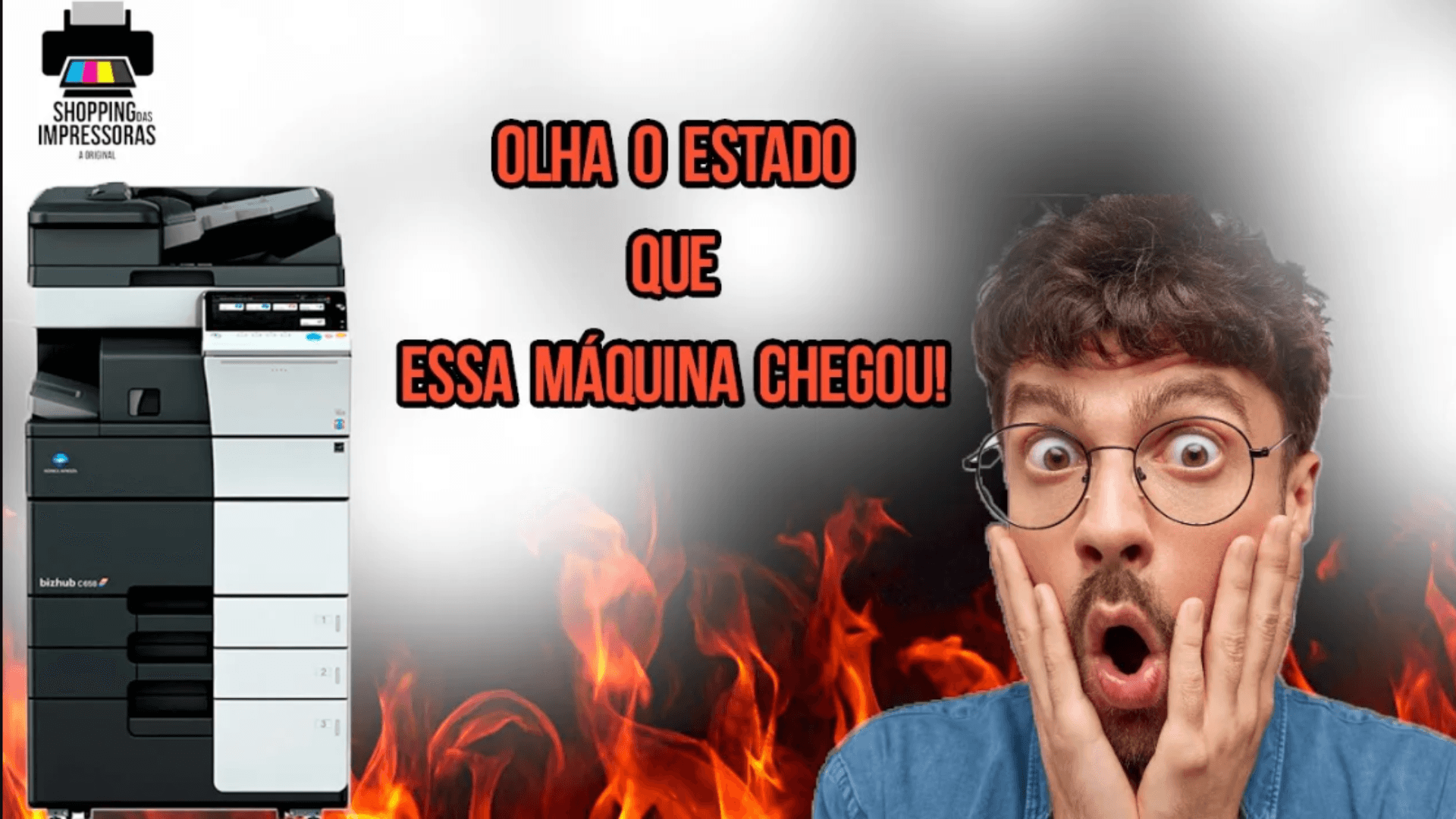 Técnico realizando manutenção em equipamento de impressão